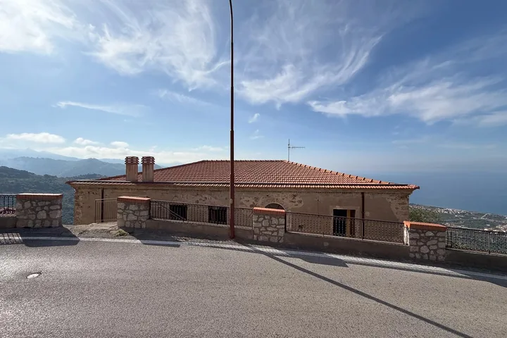 Casa Gullotti: fotografia dell’agenzia 35
