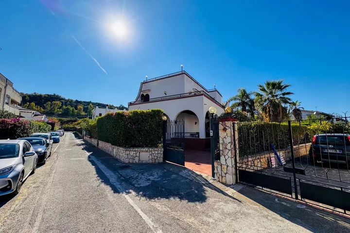 Villa Tiziana: fotografia dell’agenzia 1