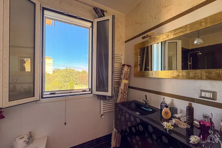 Casa Enza: fotografia dell’agenzia 28