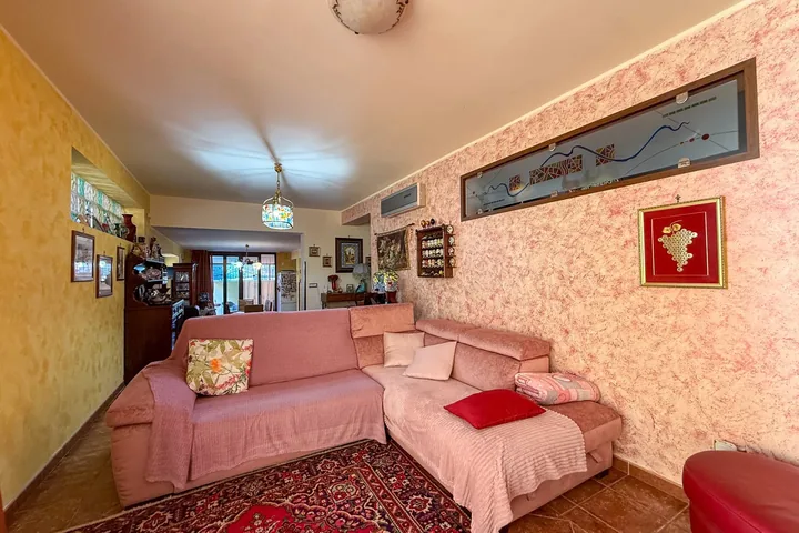 Casa Enza: fotografia dell’agenzia 42