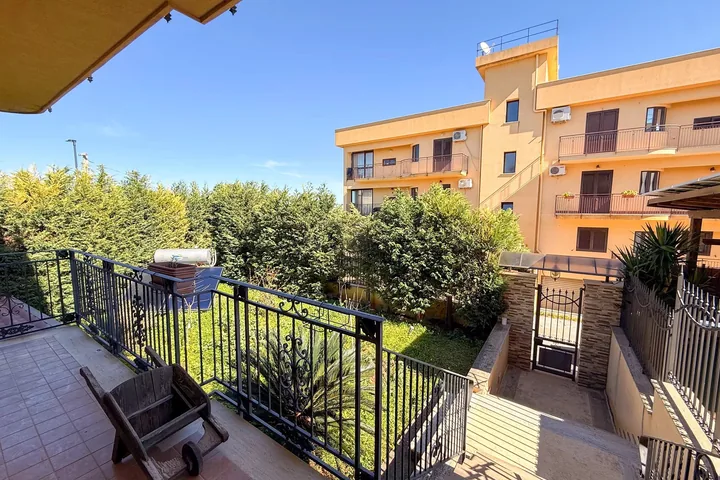 Casa Enza: fotografia dell’agenzia 32