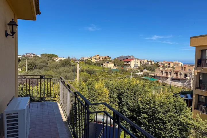 Casa Enza: fotografia dell’agenzia 33