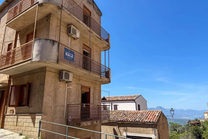 Casa Pino: fotografia dell’agenzia 2
