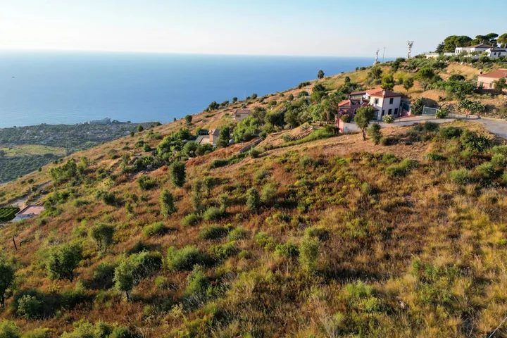 Plot Angela- Cefalù: fotografia dell’agenzia 11
