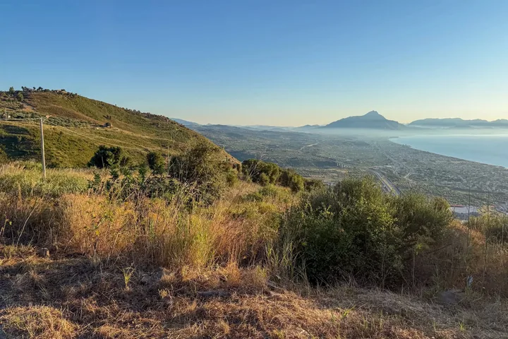 Plot Angela- Cefalù: fotografia dell’agenzia 14