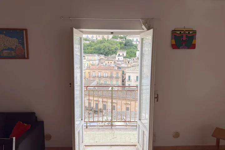 Casa Giovanni: fotografia dell’agenzia 24